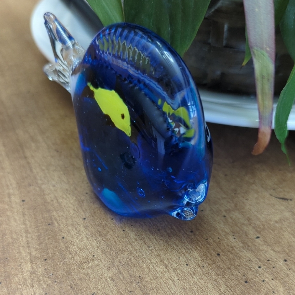 Blue Glass Fish Figurine - Picture 4 of 4